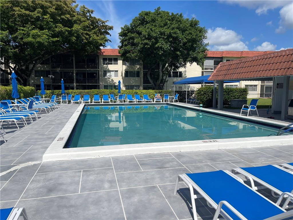 Pembroke Pines photo 2