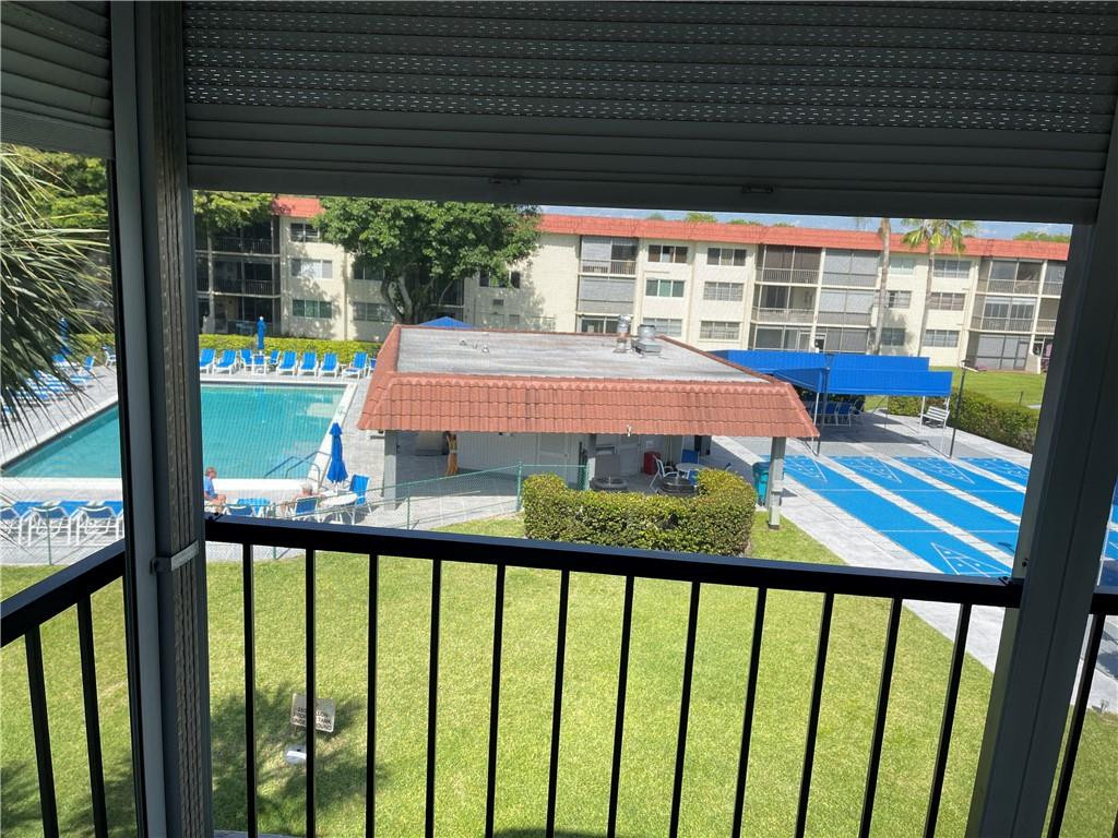 Pembroke Pines photo 3