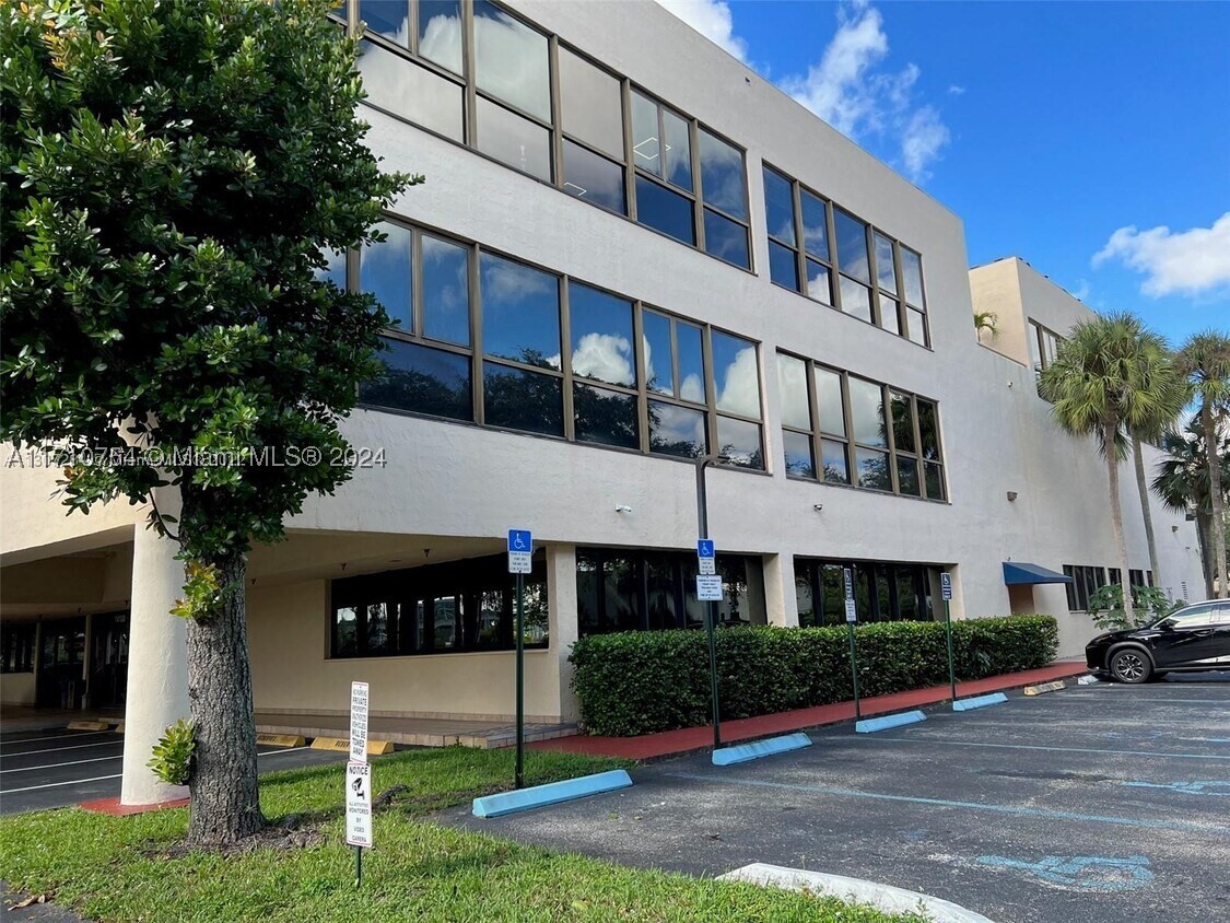 Miami Lakes photo 5
