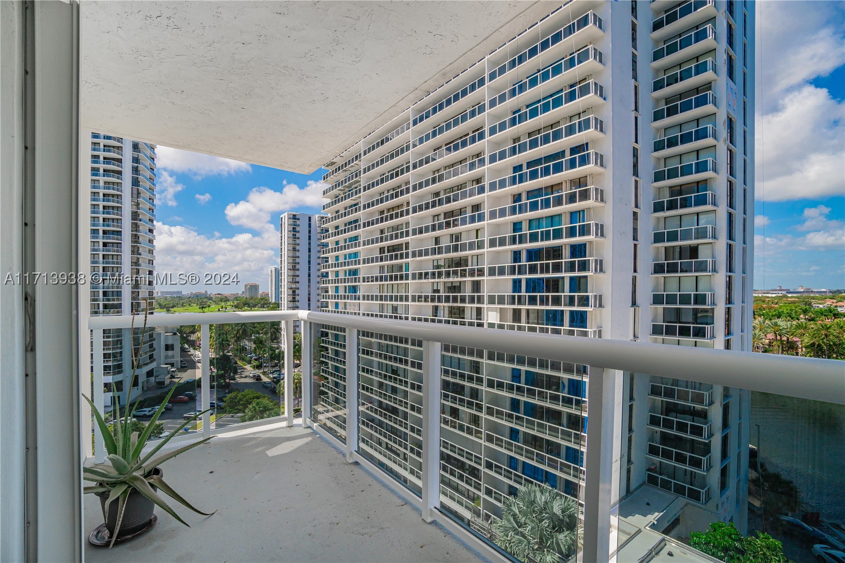 Aventura photo 5