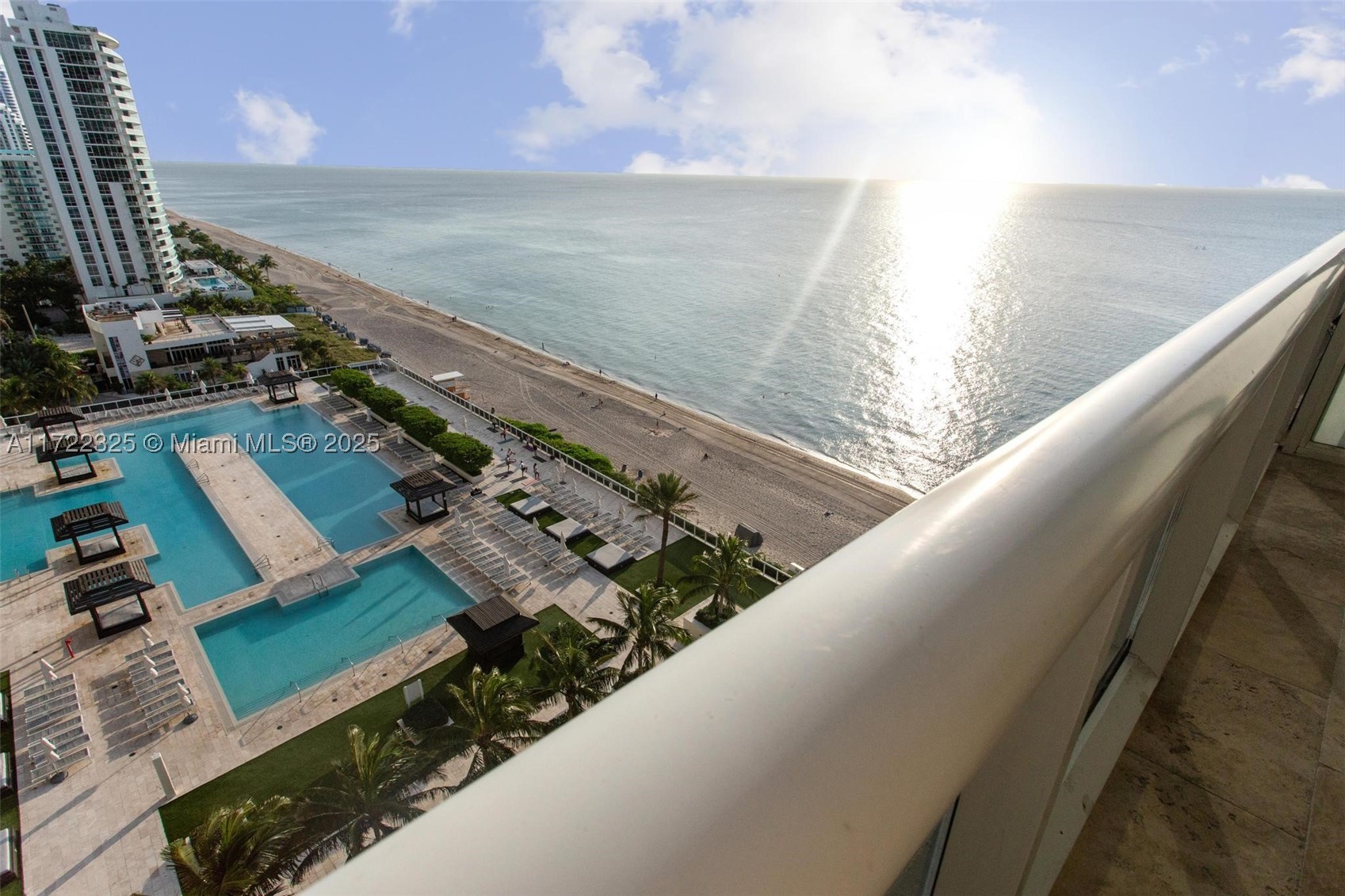 Hallandale Beach photo 2