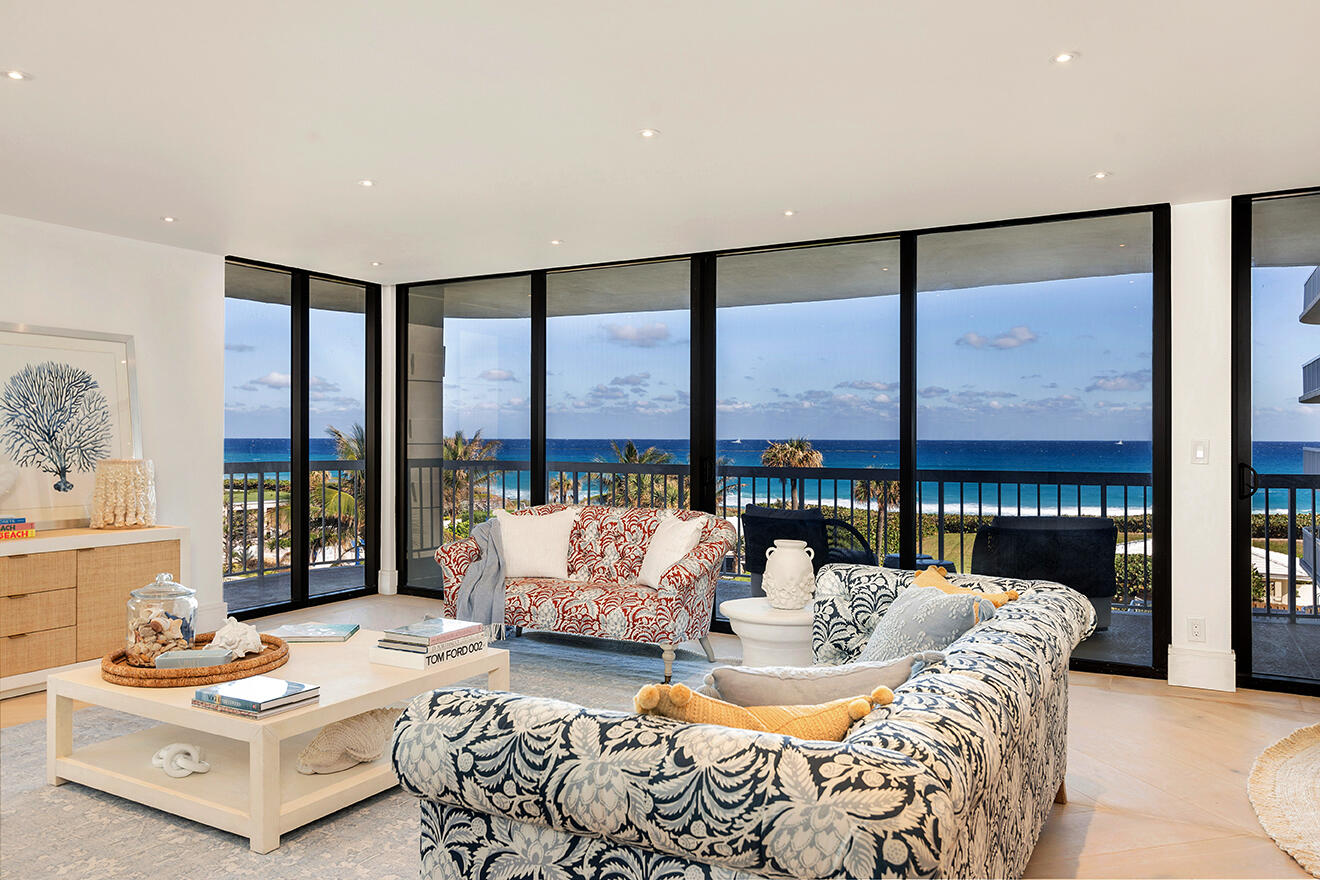 Palm Beach photo 1
