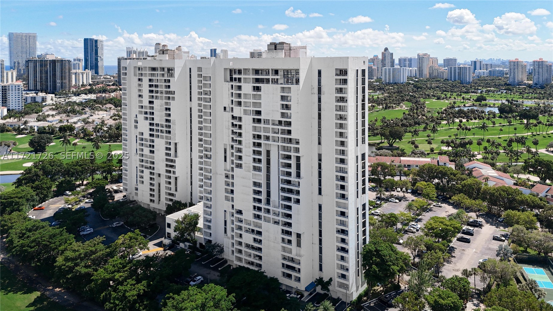 Aventura photo 5