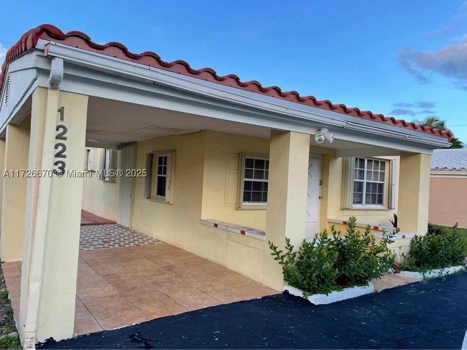 North Miami Beach photo 2