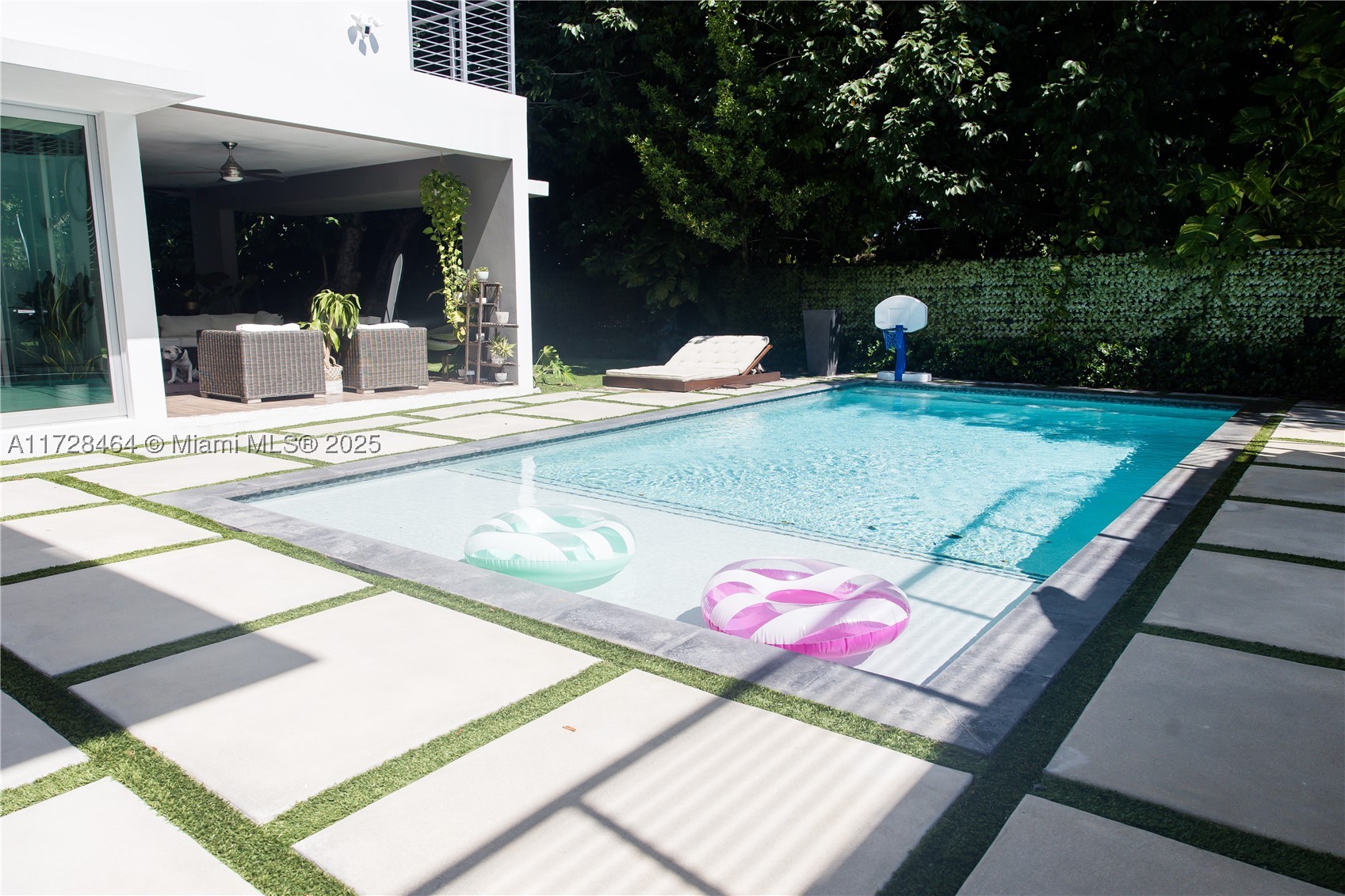 South Miami photo 2