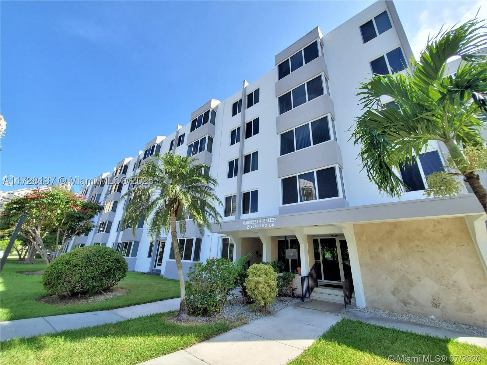 Sunny Isles Beach photo 1