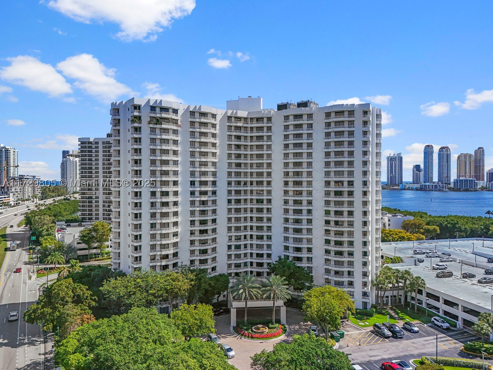 Aventura photo 2