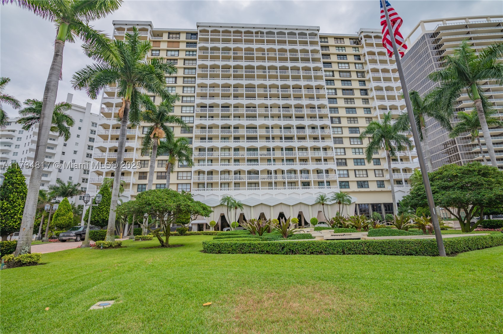 Bal Harbour photo 1