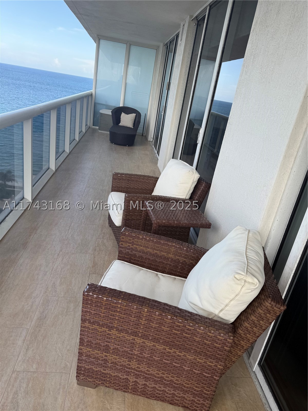 Hallandale Beach photo 2