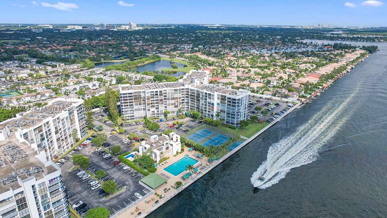 Hallandale Beach photo 2
