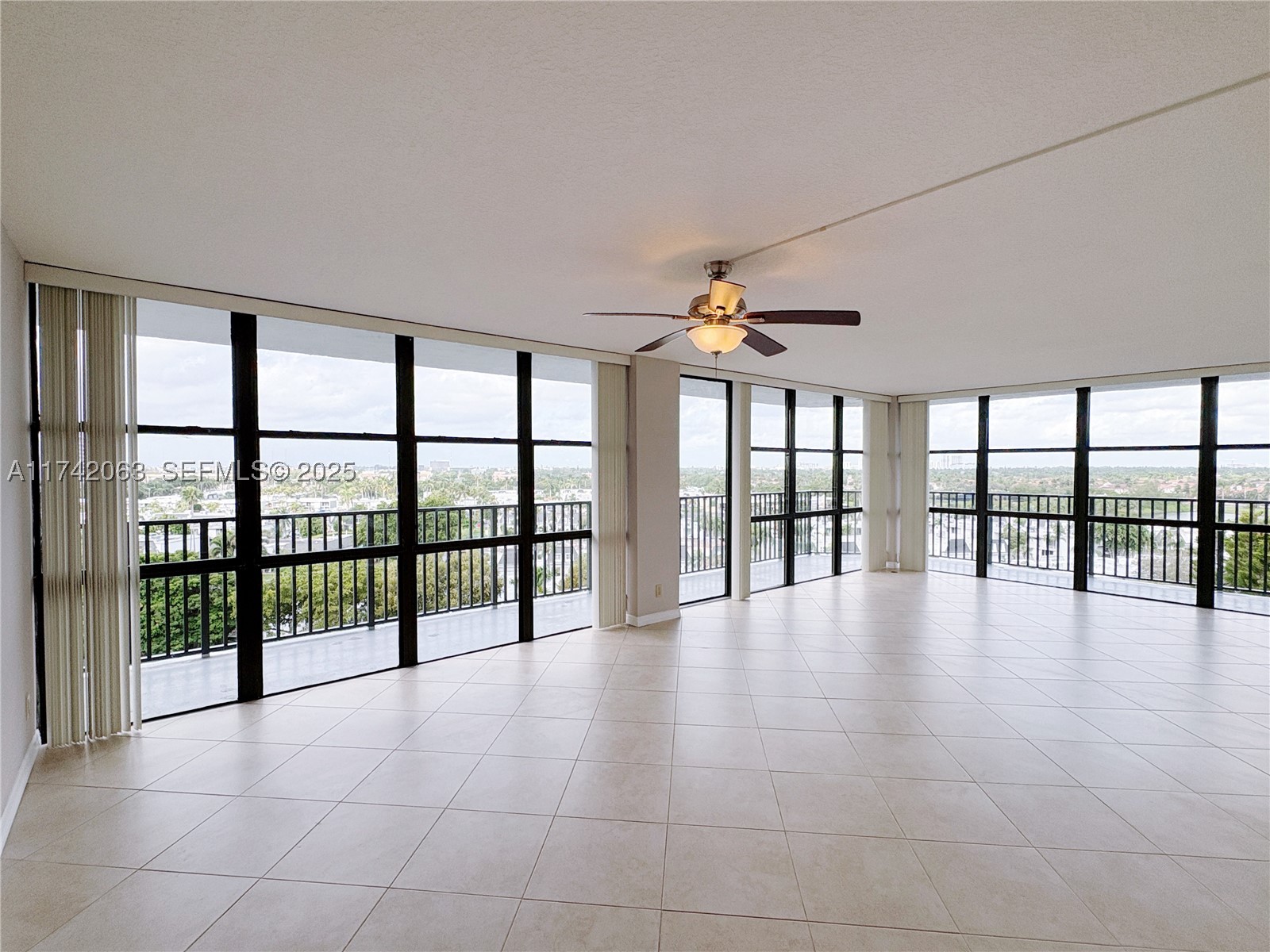 Hallandale Beach photo 3