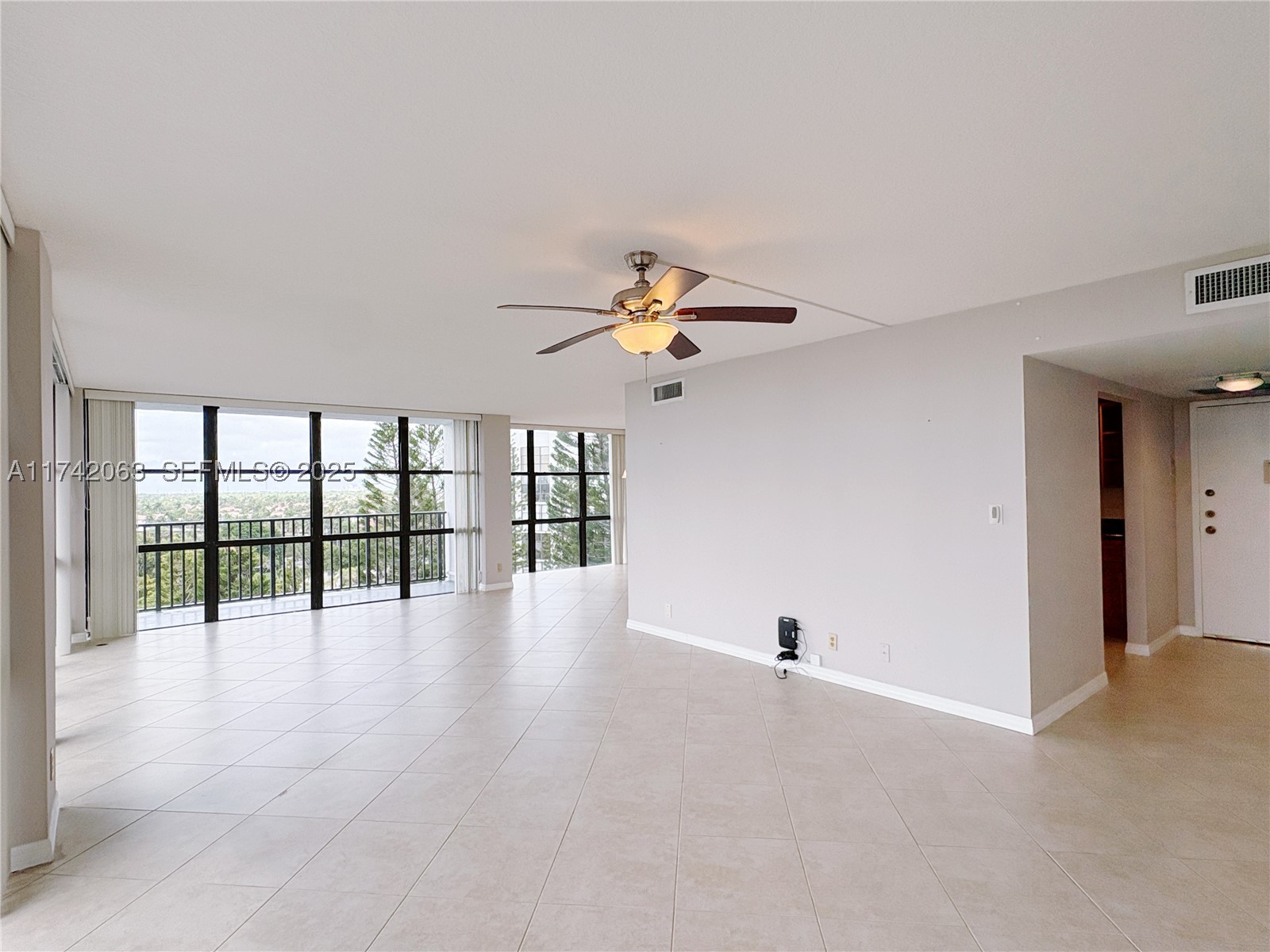 Hallandale Beach photo 4