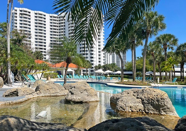 Aventura photo 3