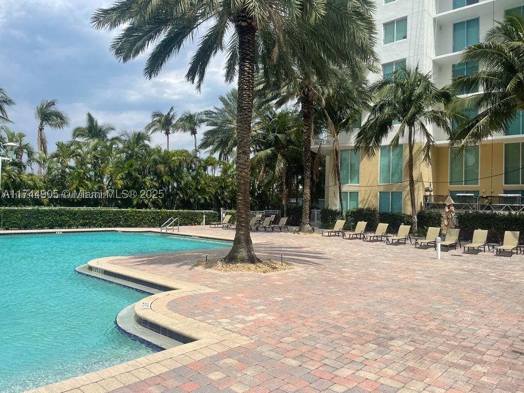 Hallandale Beach photo 1