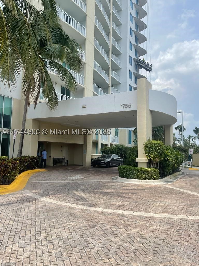 Hallandale Beach photo 3