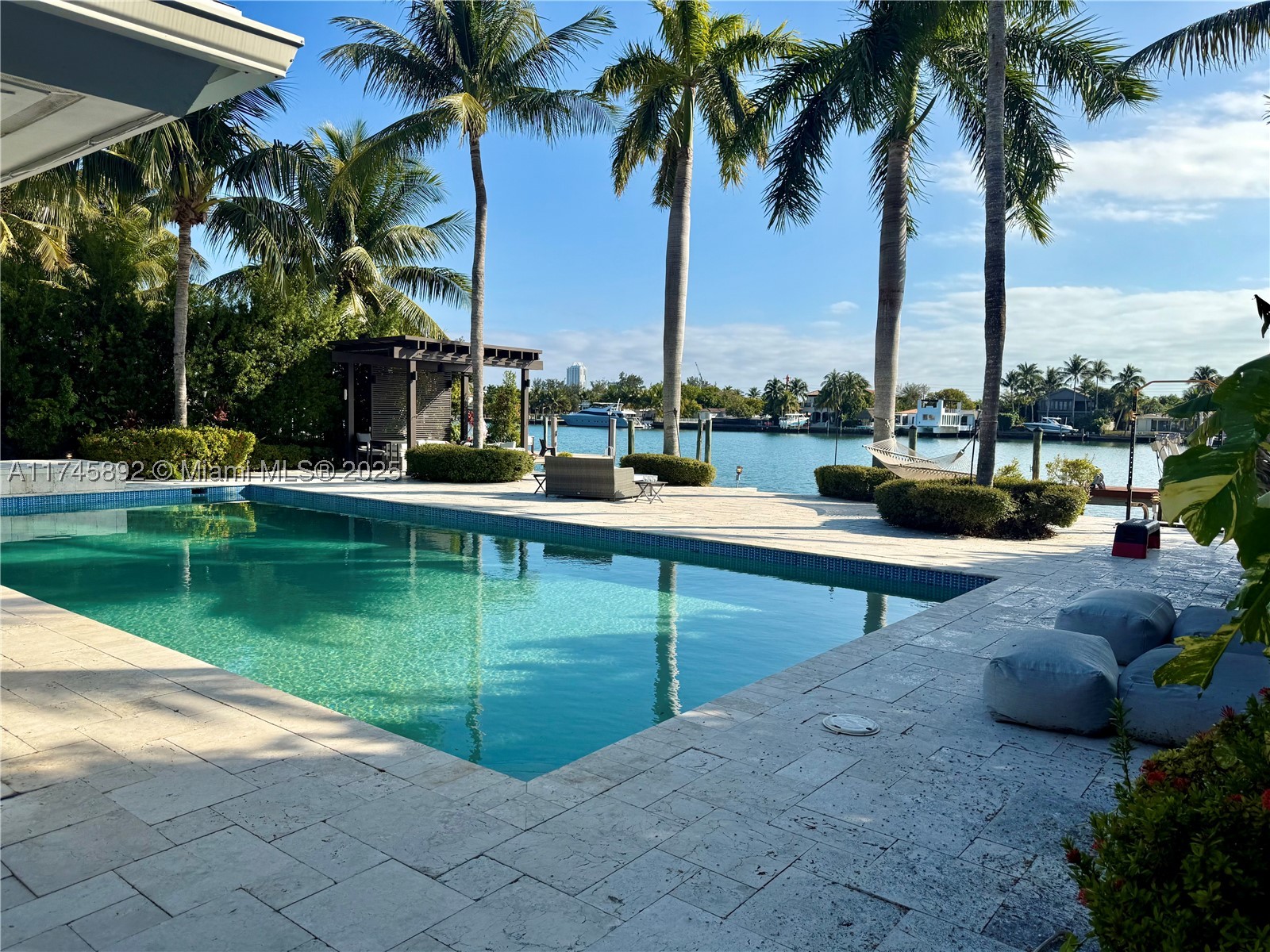 Miami Beach photo 1