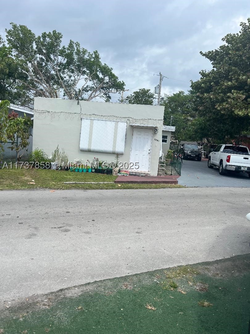 North Miami Beach photo 1
