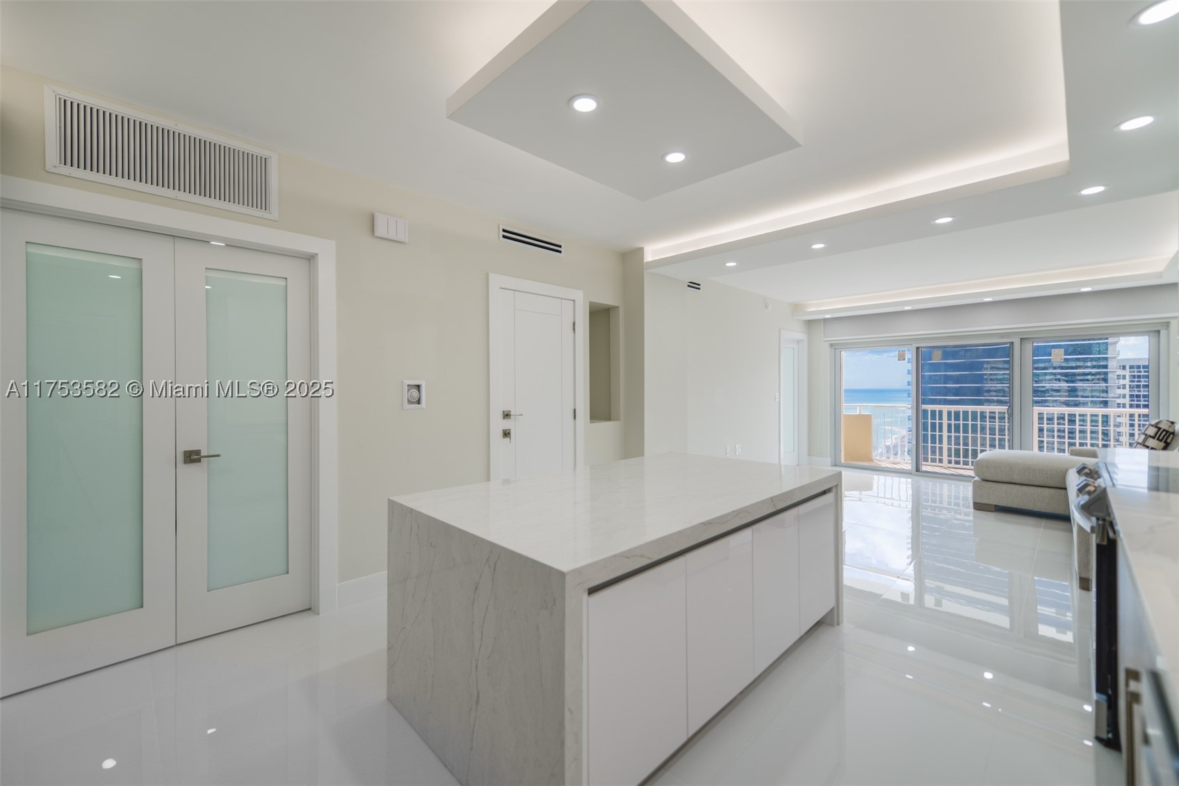 Hallandale Beach photo 3