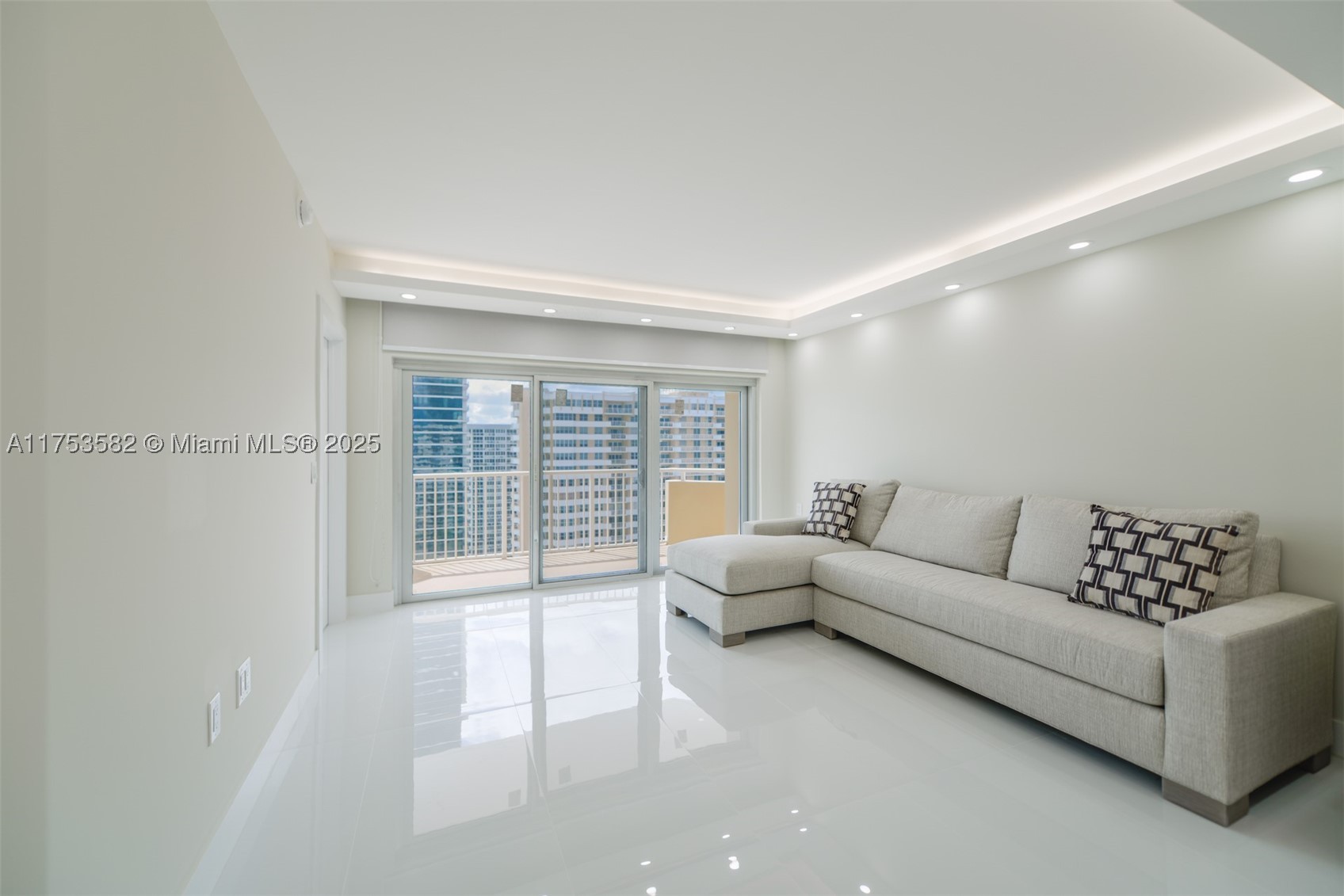 Hallandale Beach photo 5