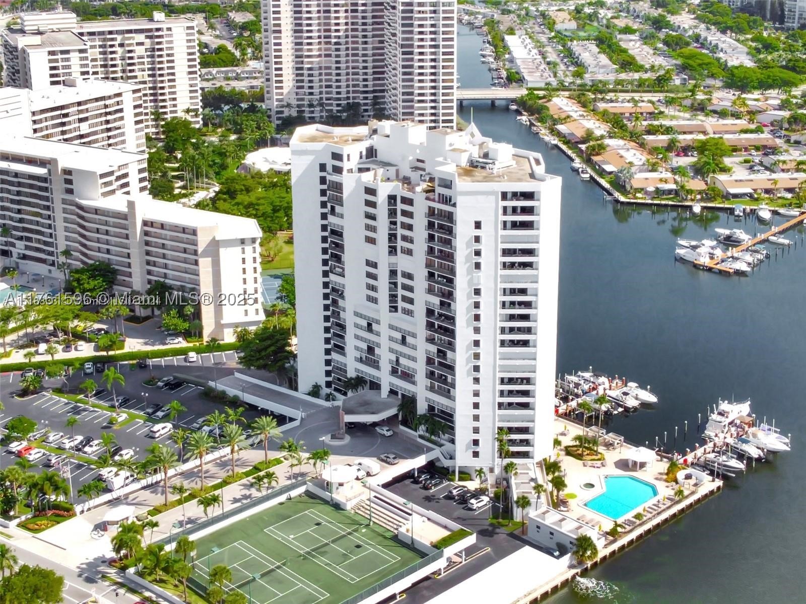 Hallandale Beach photo 2