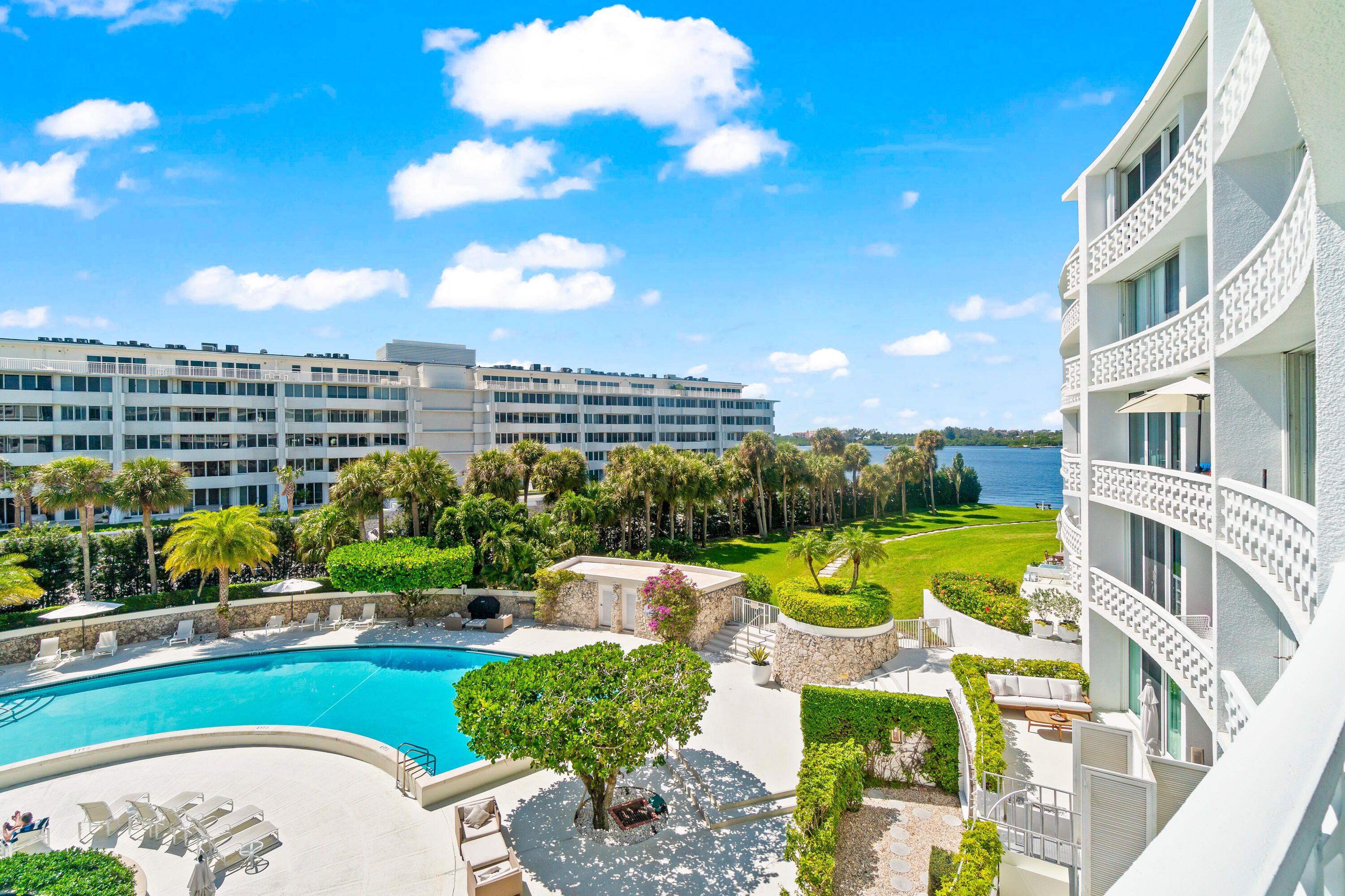 Palm Beach photo 1