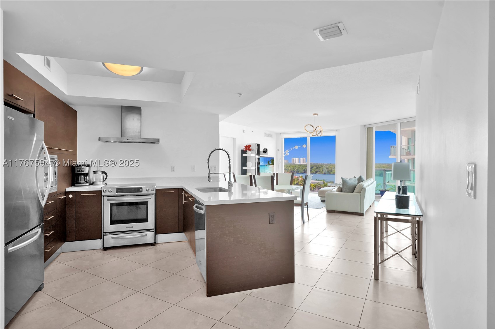 Sunny Isles Beach photo 1