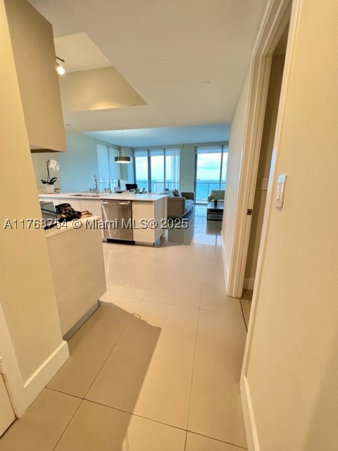 Hallandale Beach photo 4