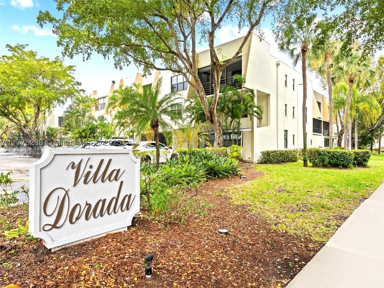 Aventura photo 1