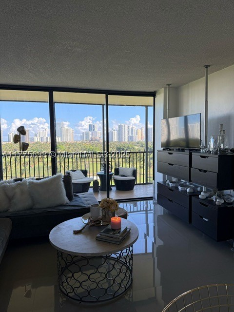 Aventura photo 2