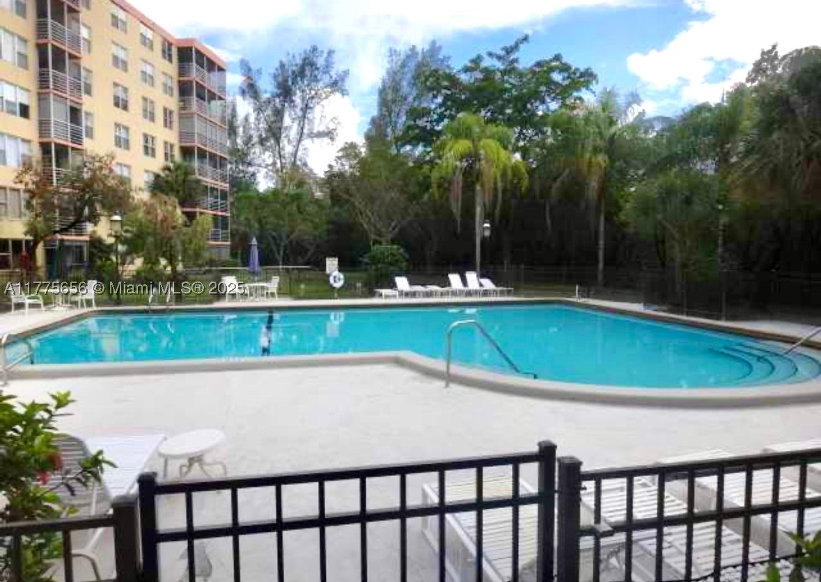 North Miami Beach photo 2