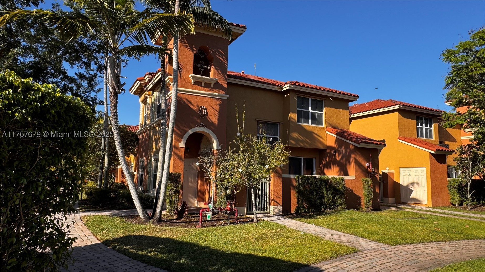 Pembroke Pines photo 1