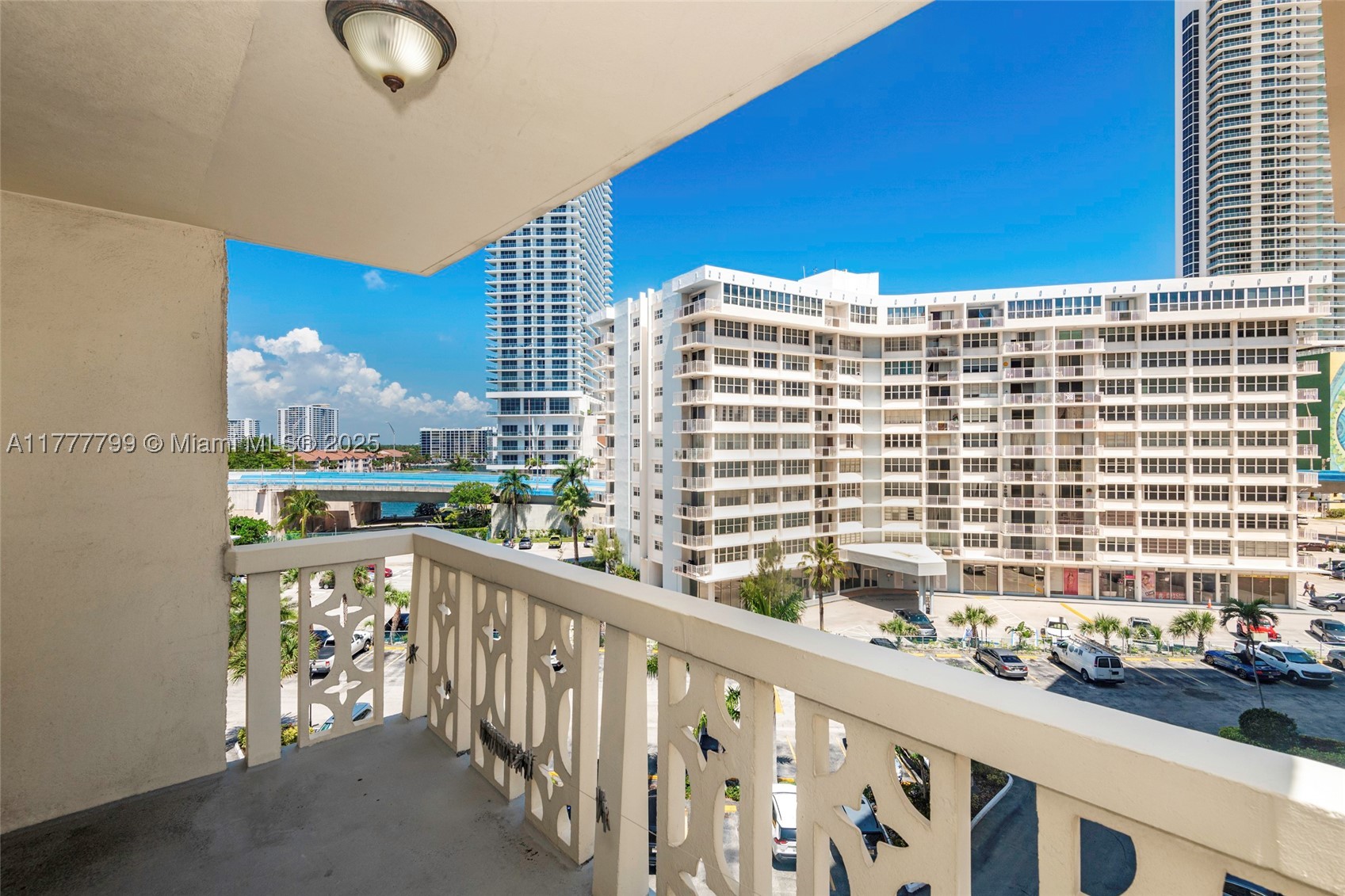 Hallandale Beach photo 2