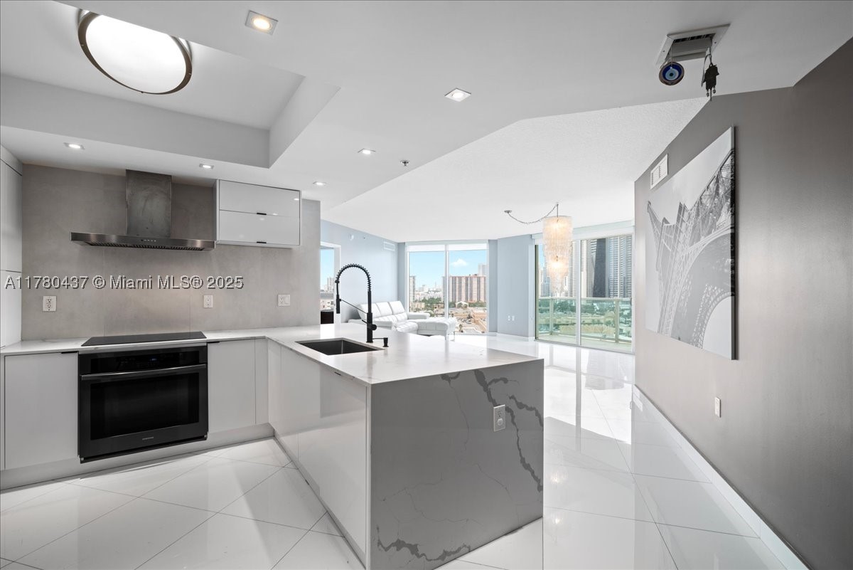 Sunny Isles Beach photo 2