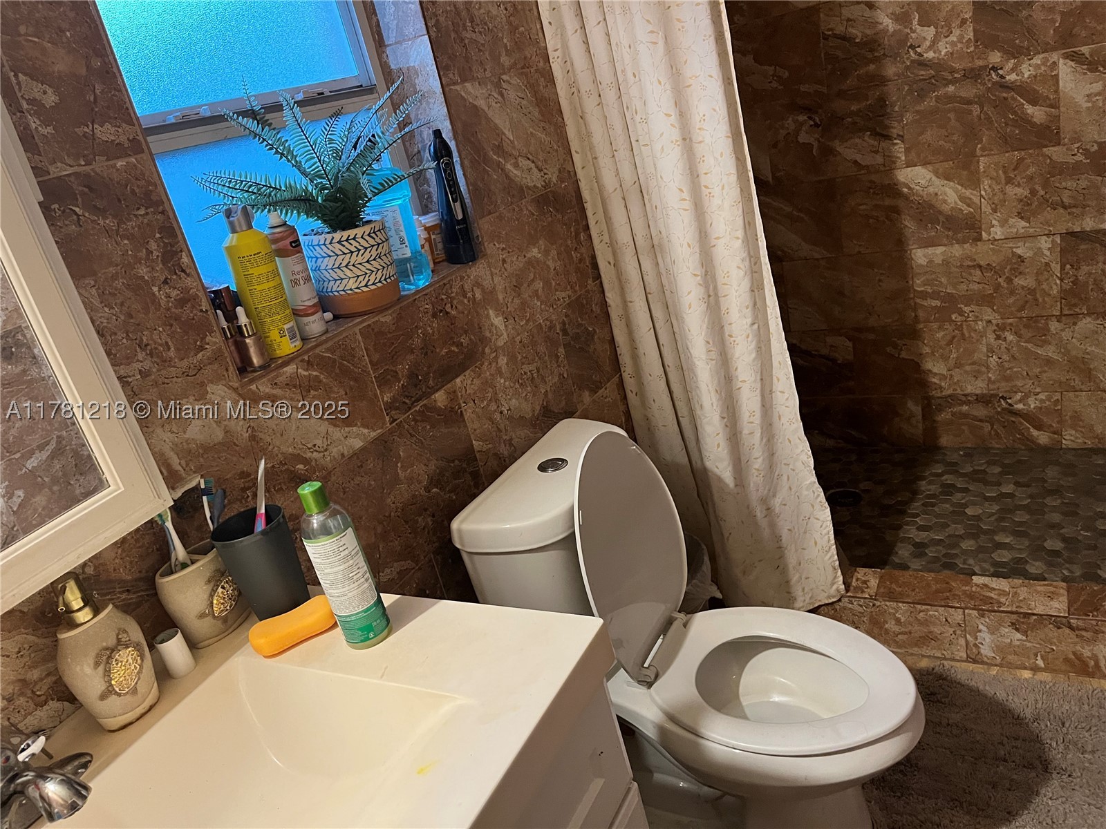 Miramar photo 5