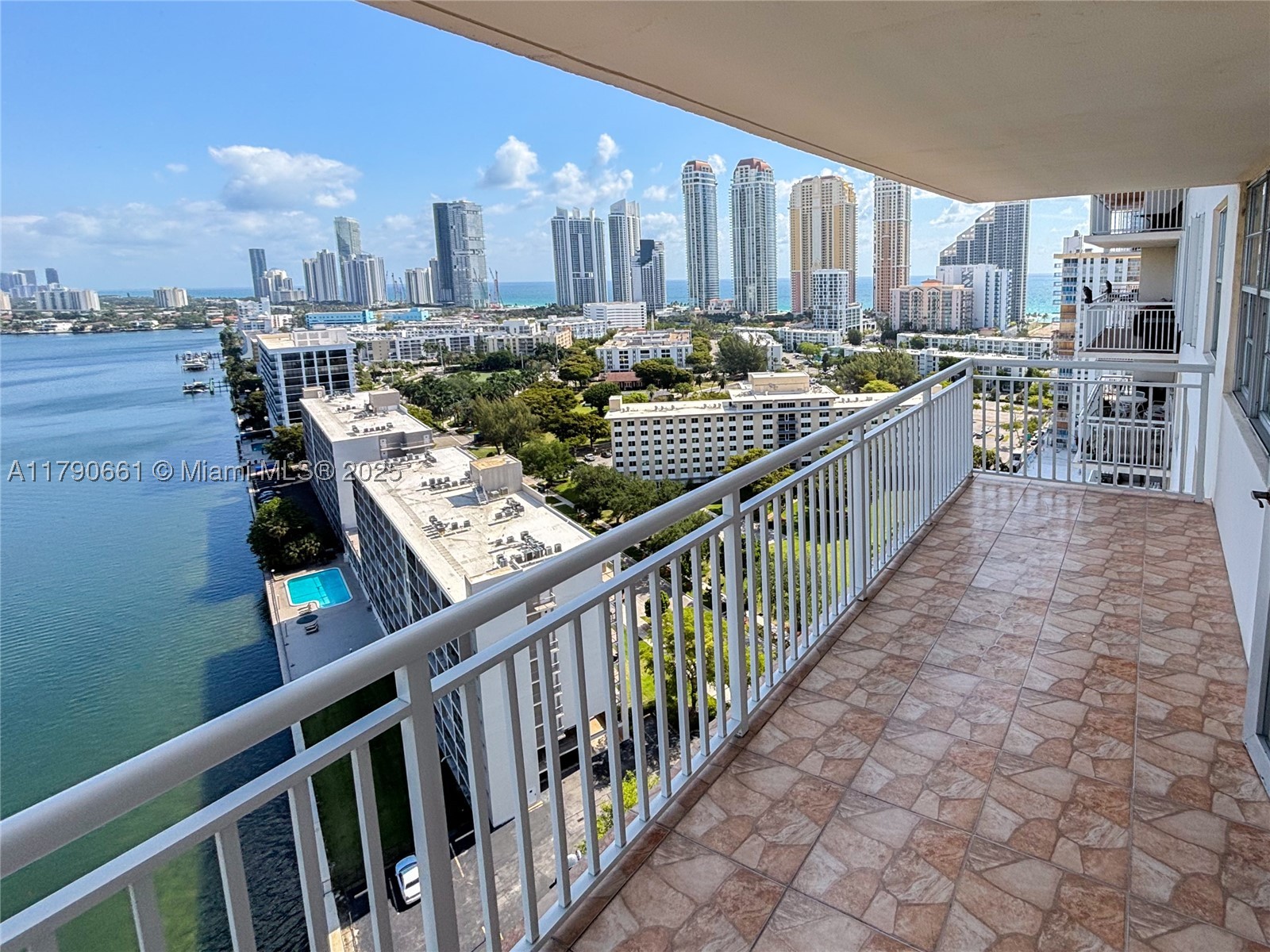 Sunny Isles Beach photo 2
