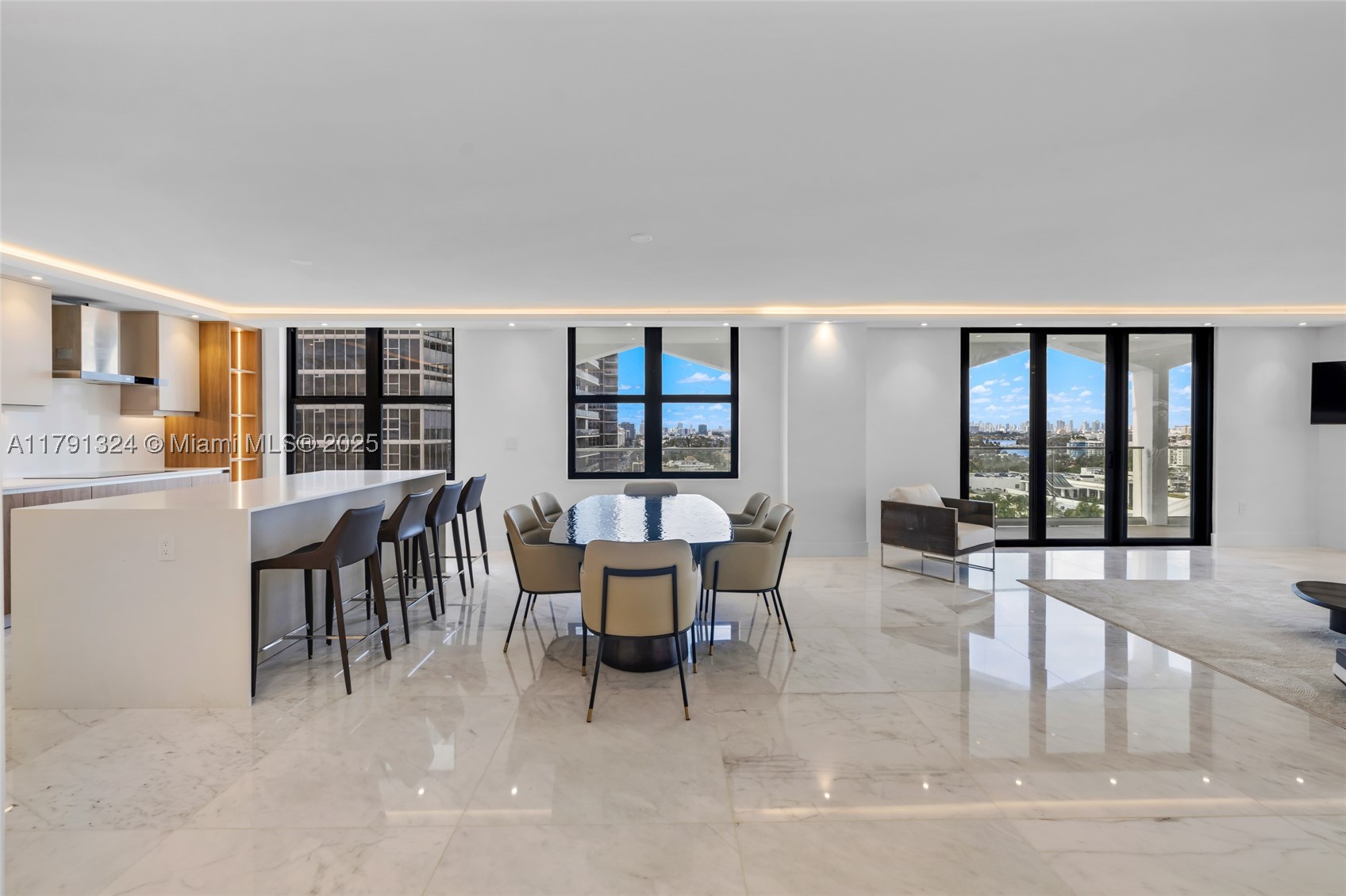 Bal Harbour photo 1