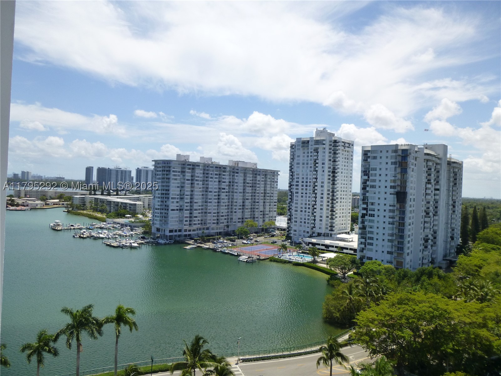 Aventura photo 3