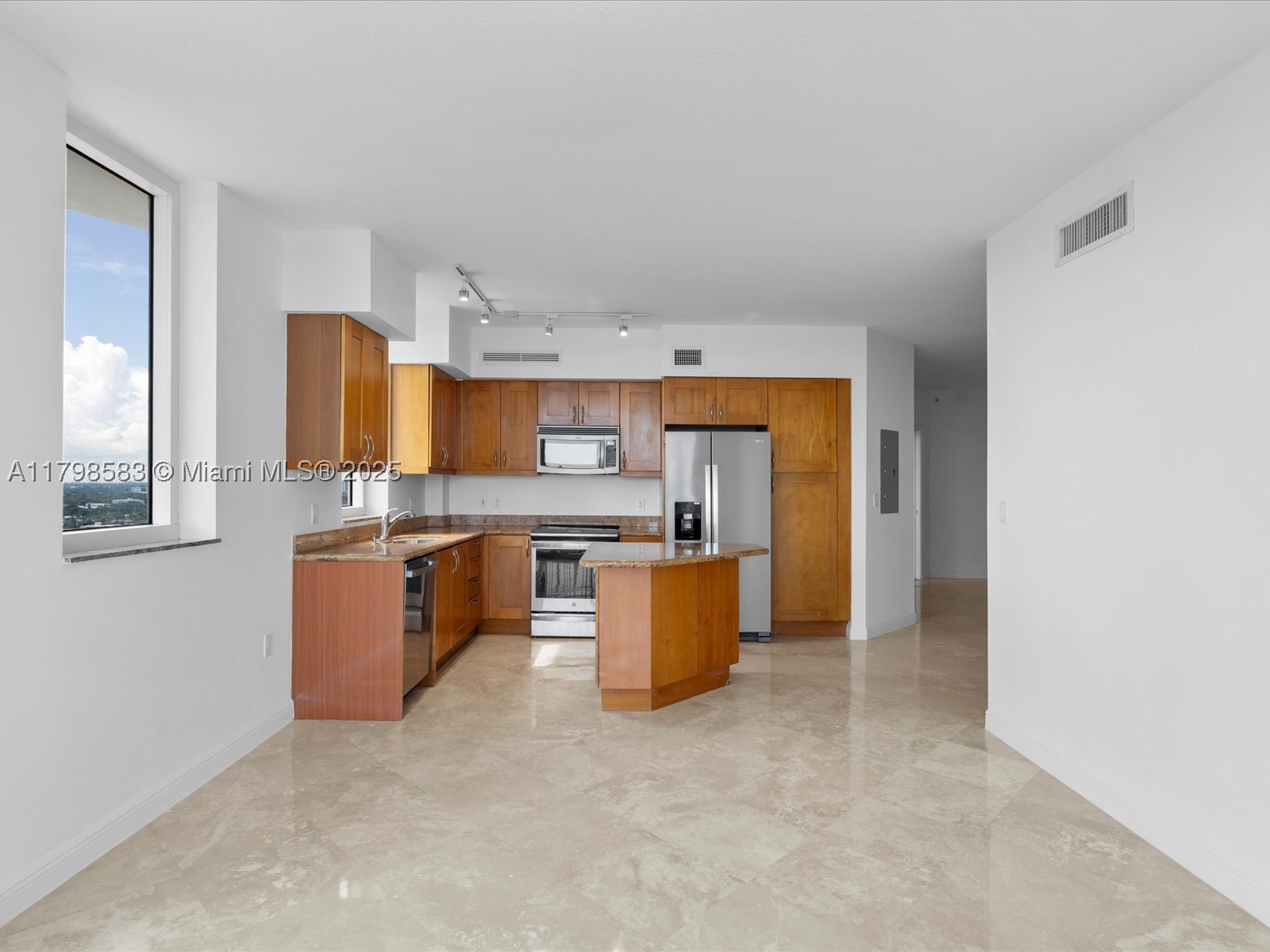 Hallandale Beach photo 4