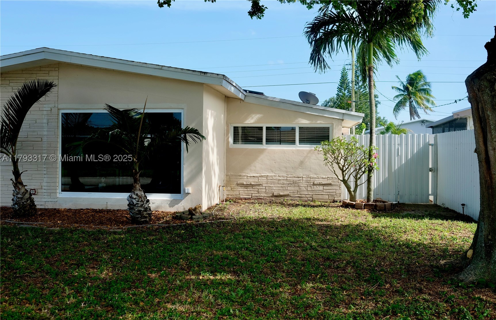 Pembroke Pines photo 3