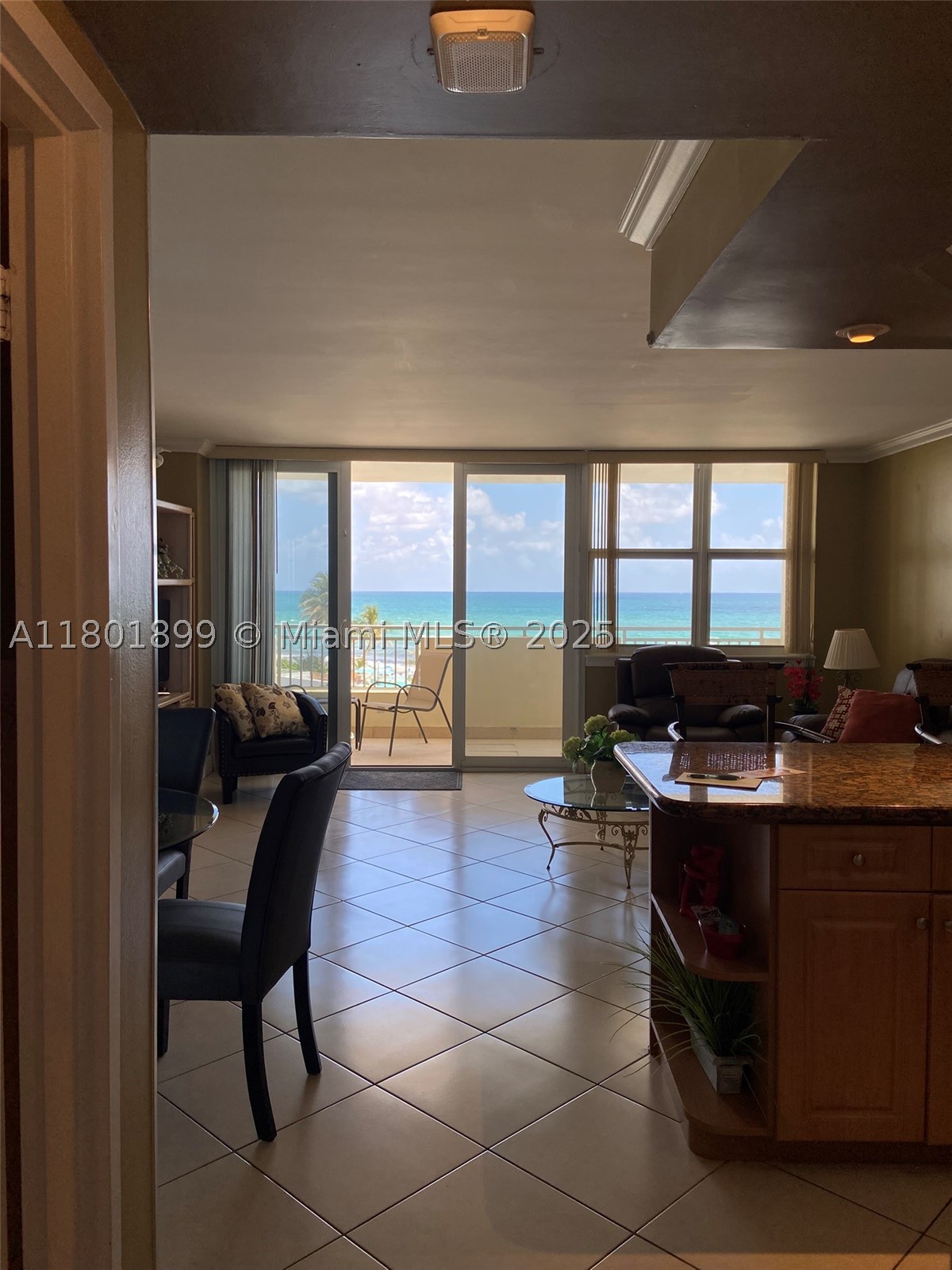 Hallandale Beach photo 2