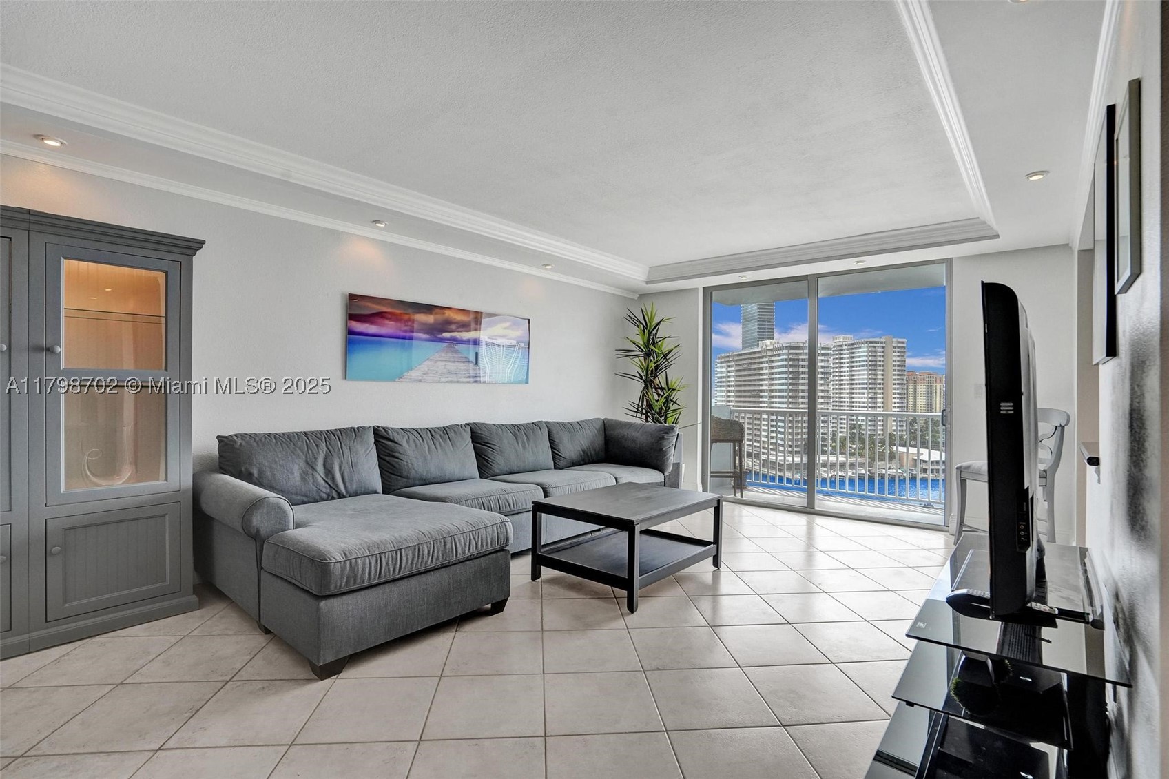 Hallandale Beach photo 2