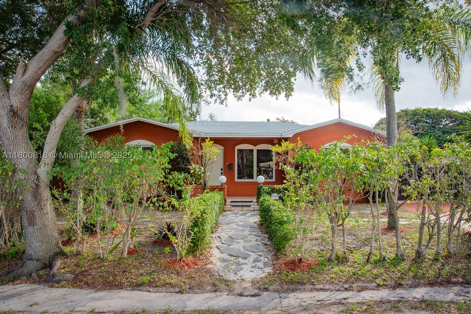 North Miami Beach photo 2