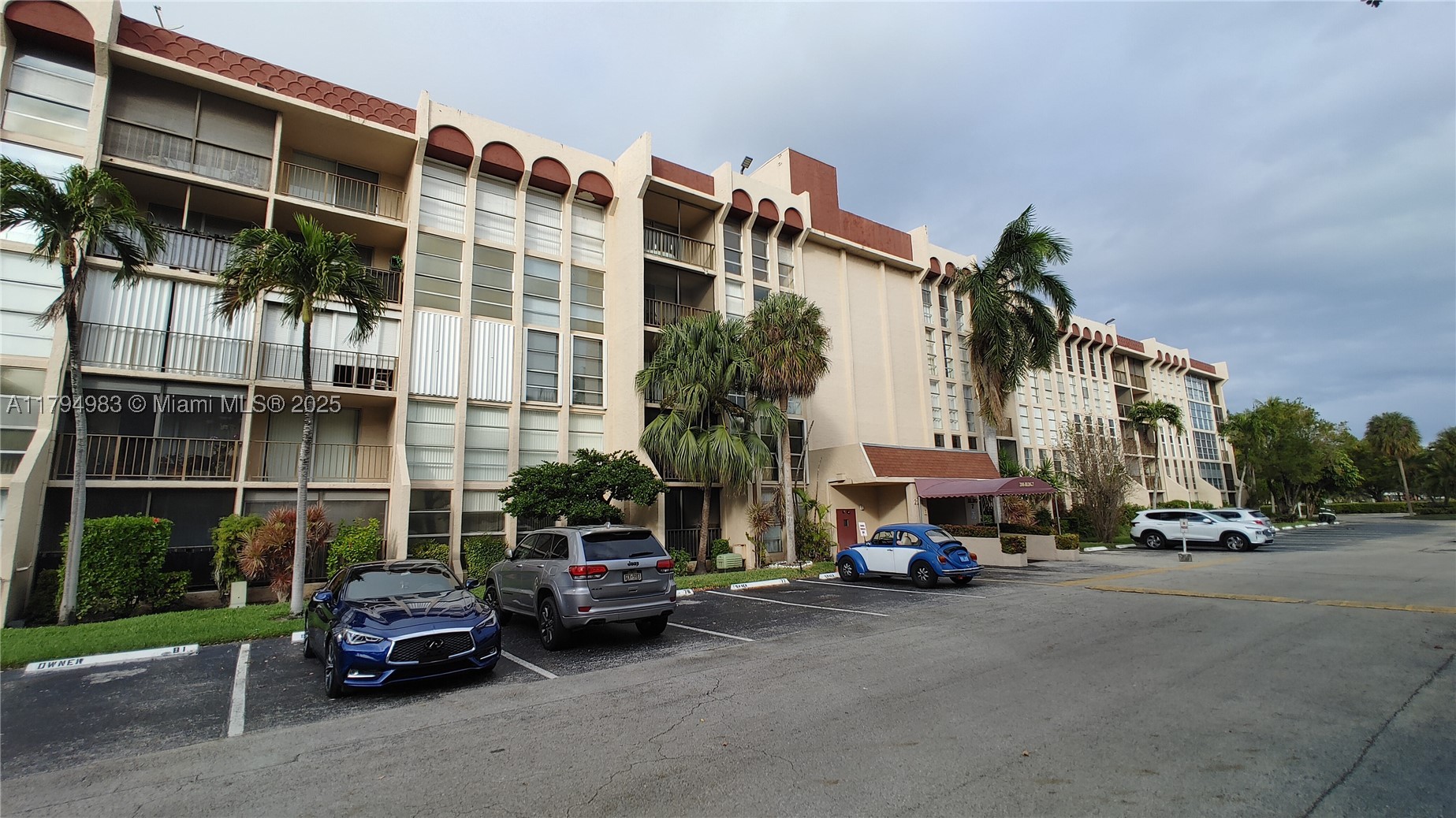 Hallandale Beach photo 1