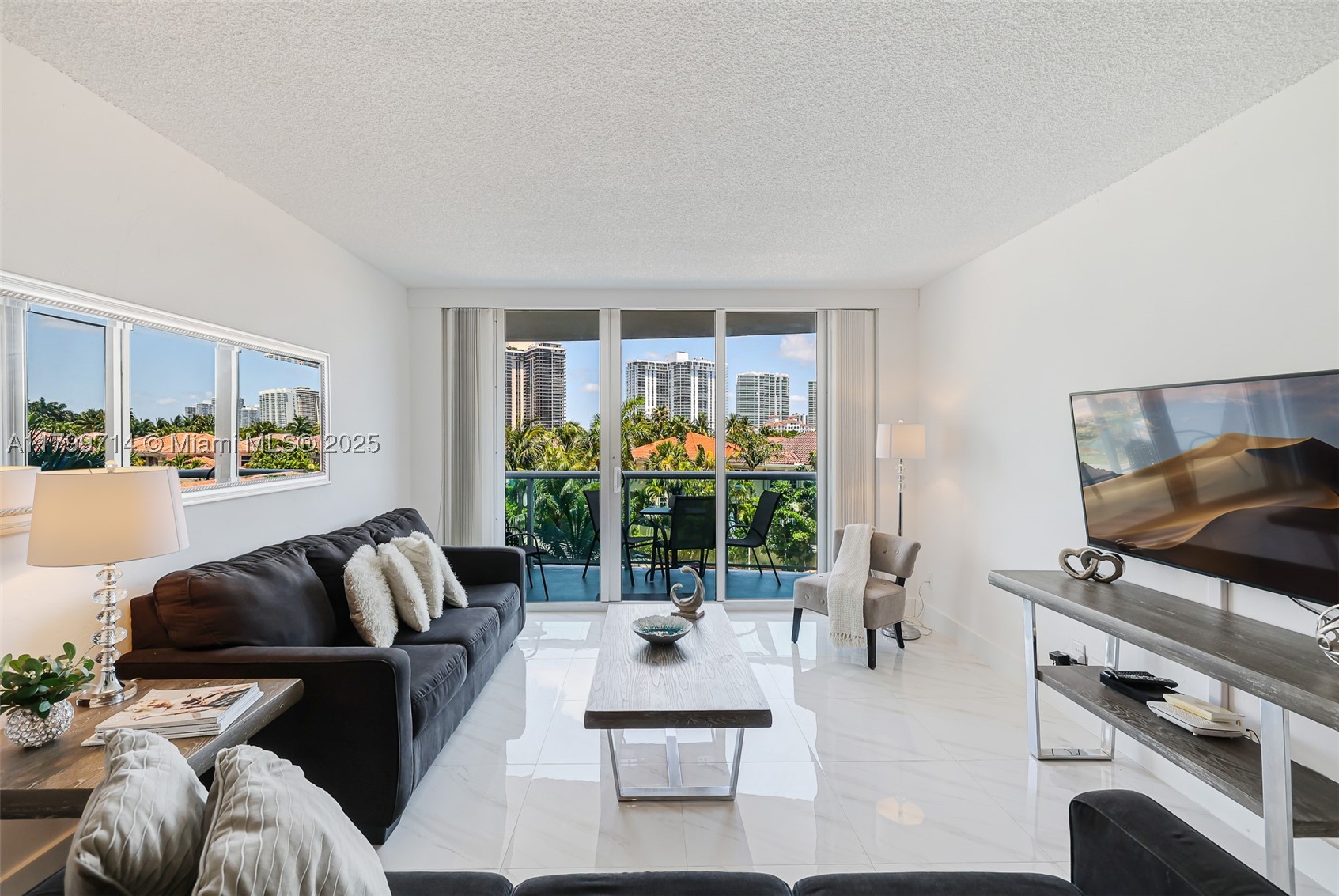 Sunny Isles Beach photo 2