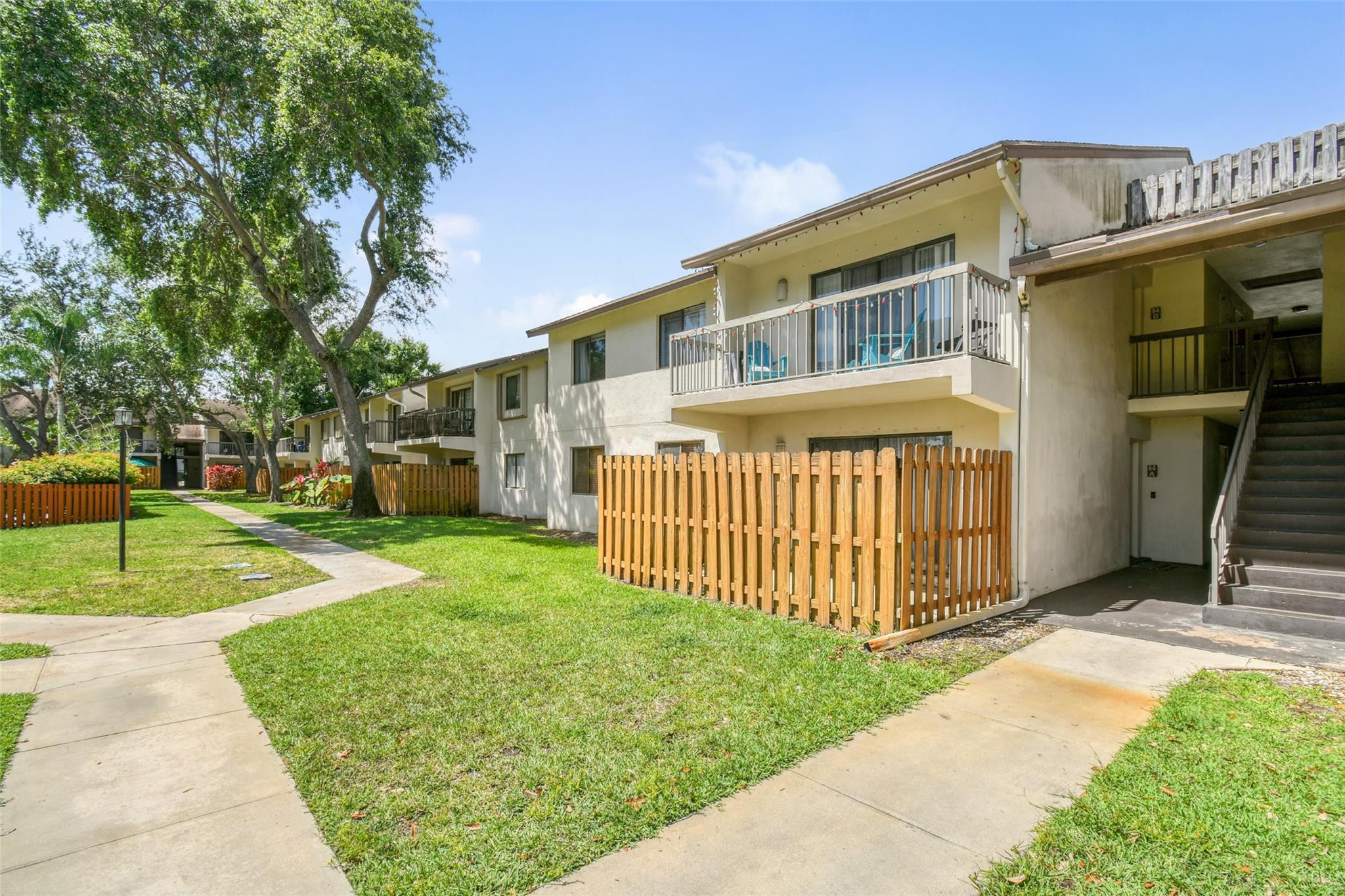 Palm Beach Gardens photo 1