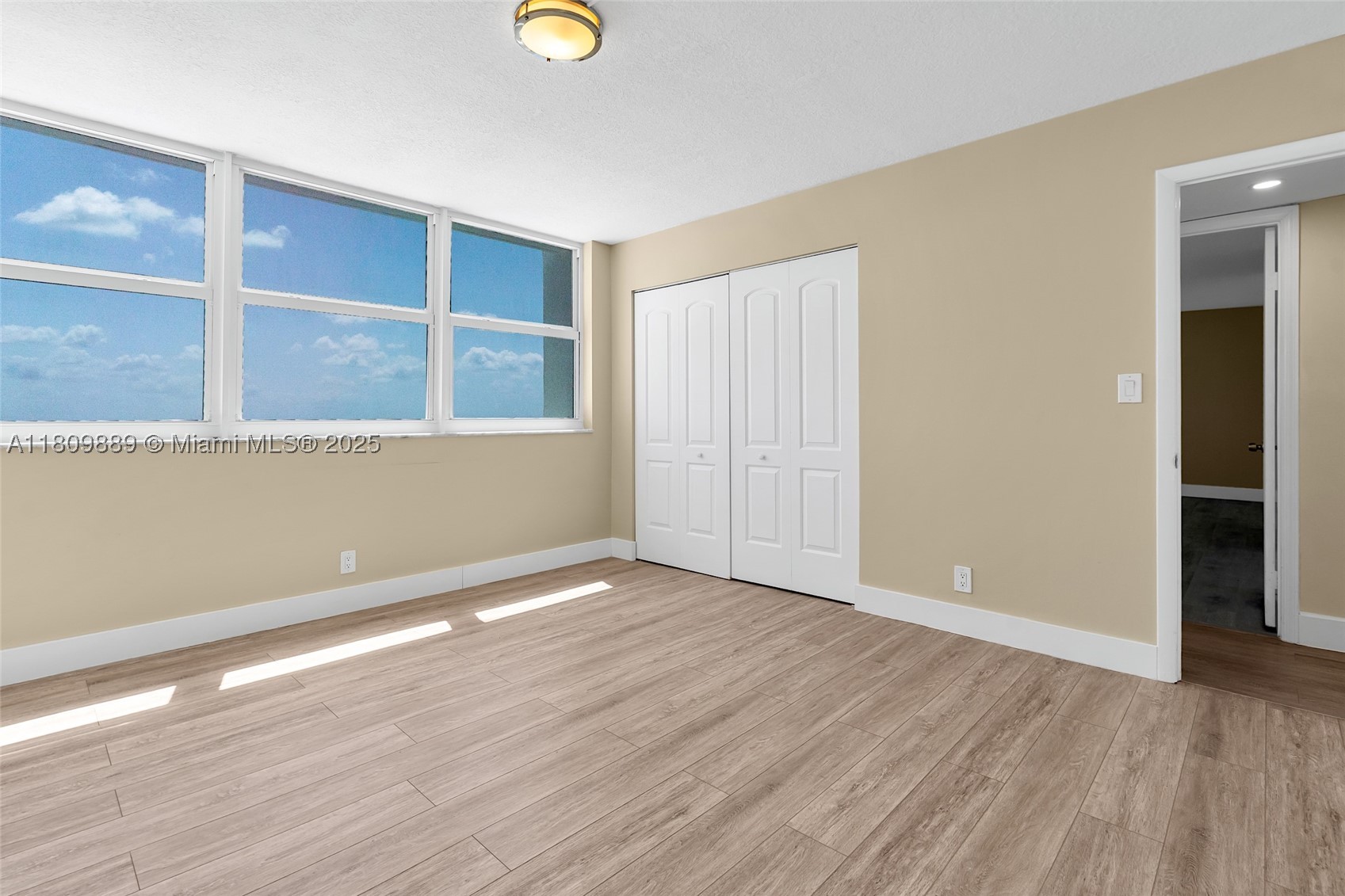 Hallandale Beach photo 3