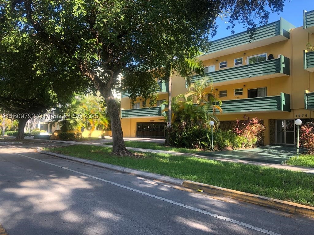 North Miami photo 1