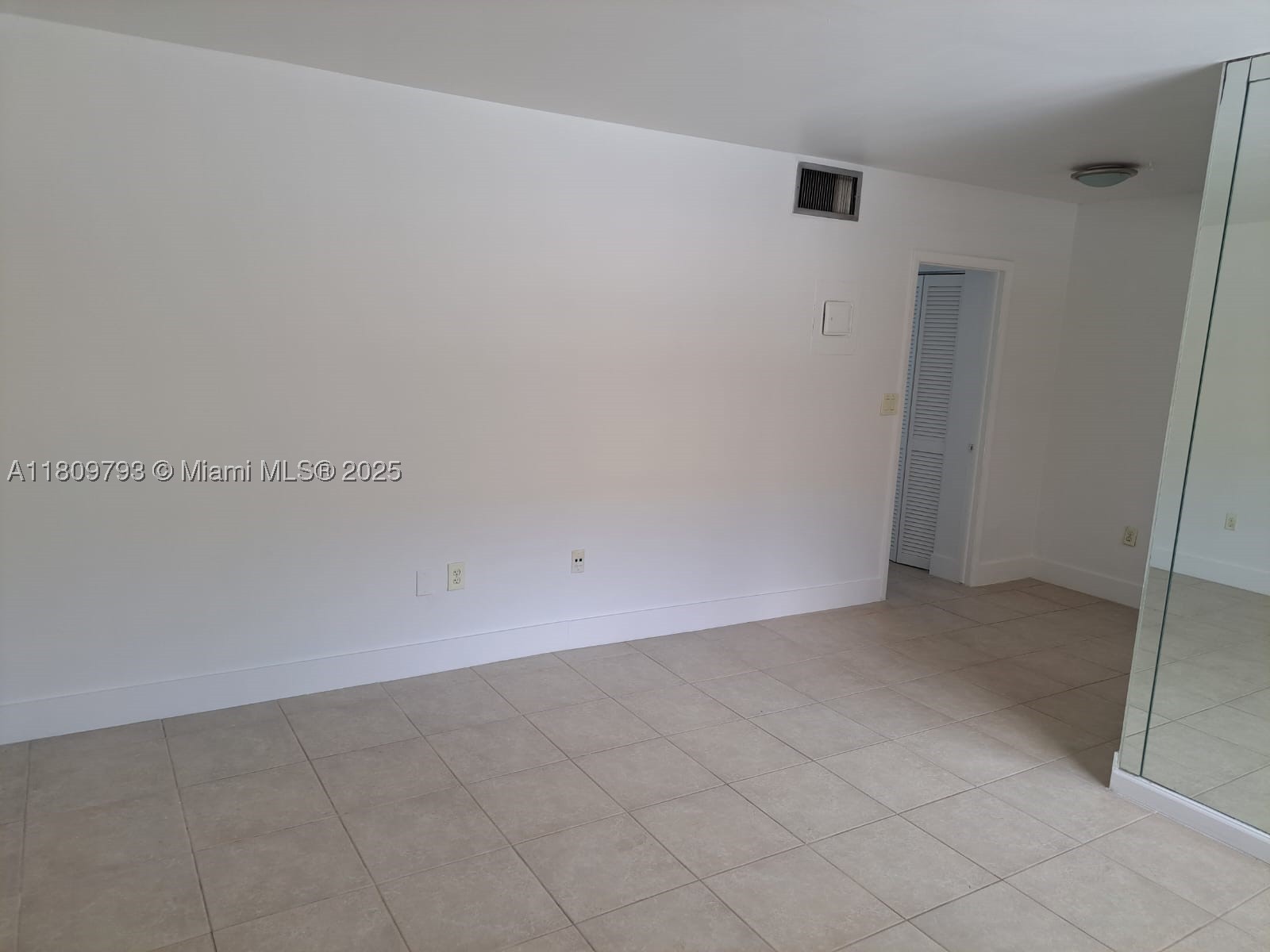North Miami photo 3