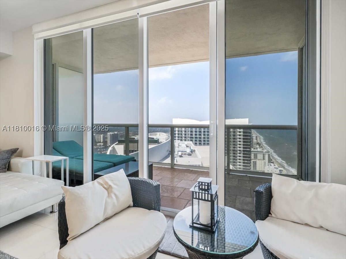 Hallandale Beach photo 3