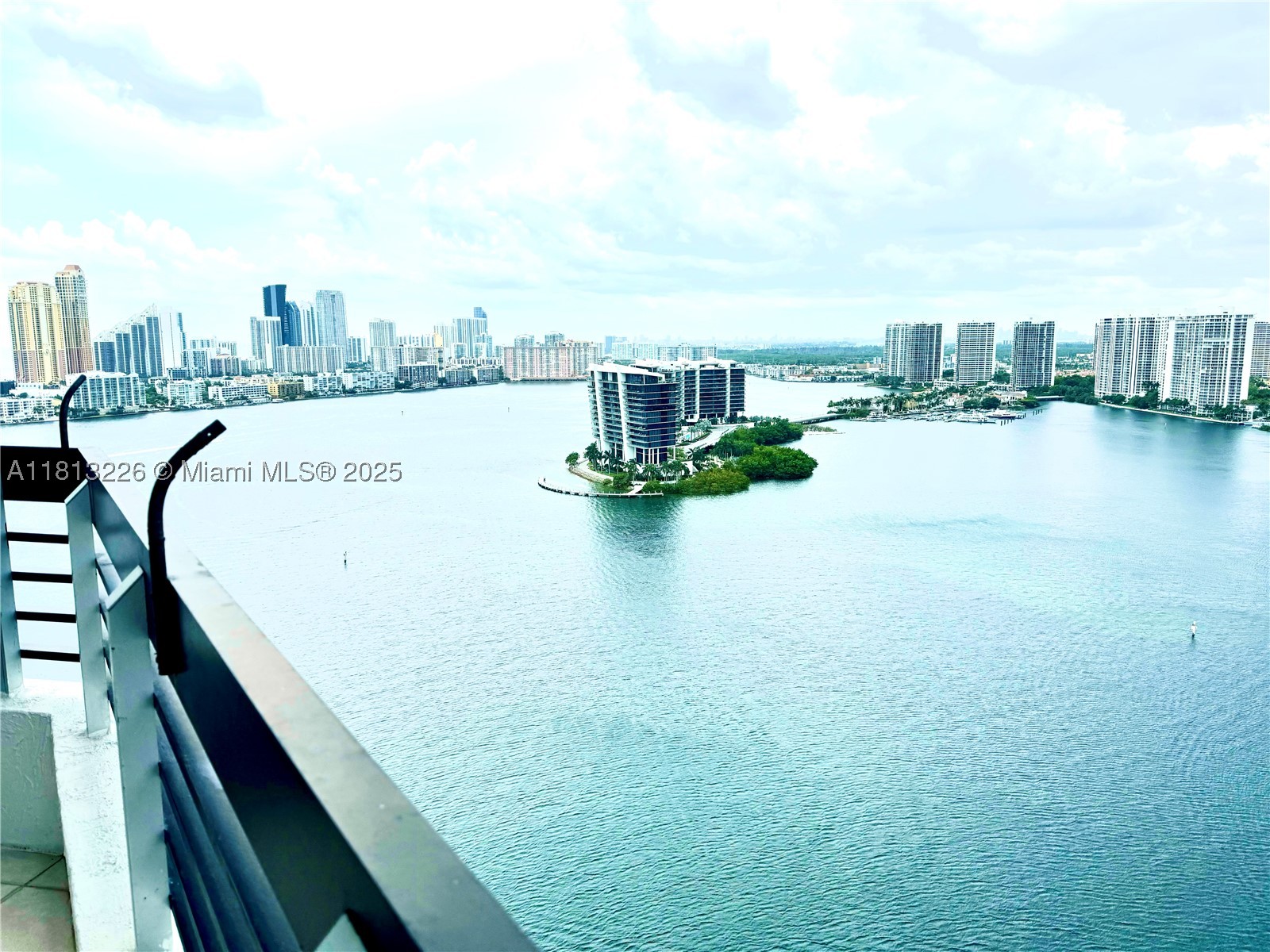 Aventura photo 2